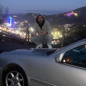 Meet your Posher, Dustin